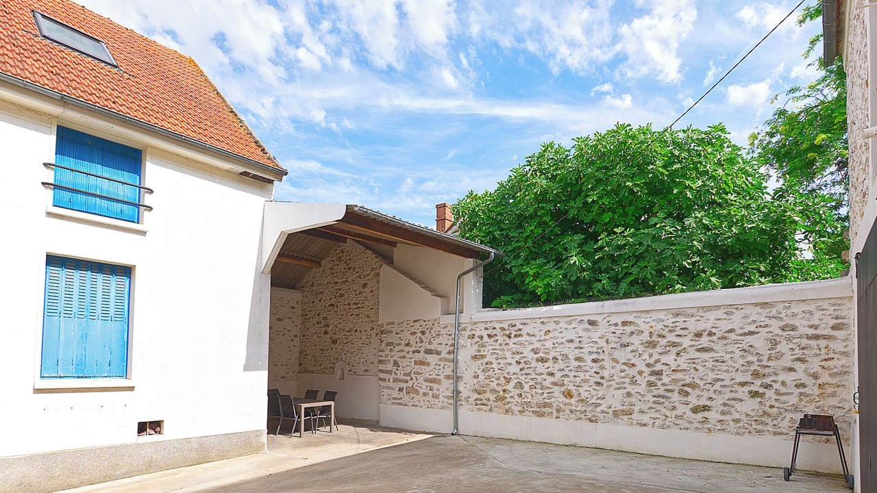Photo of Outdoor in La Ville-du-Bois
