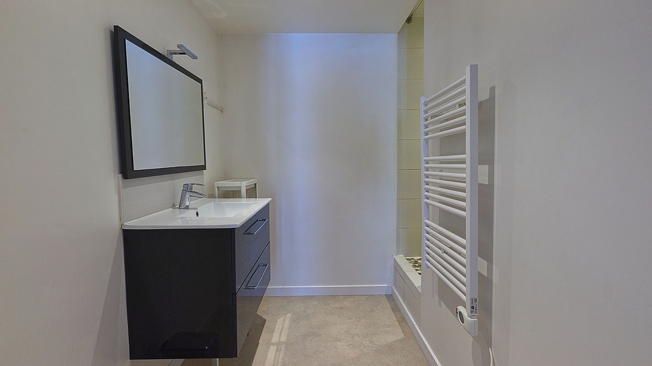 Photo of Bathroom in La Ville-du-Bois