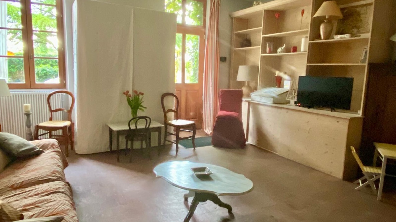 Photo of Livingroom in Cuisery