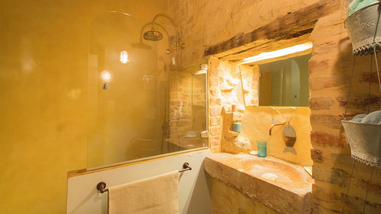 Photo of Bathroom in Cuisery