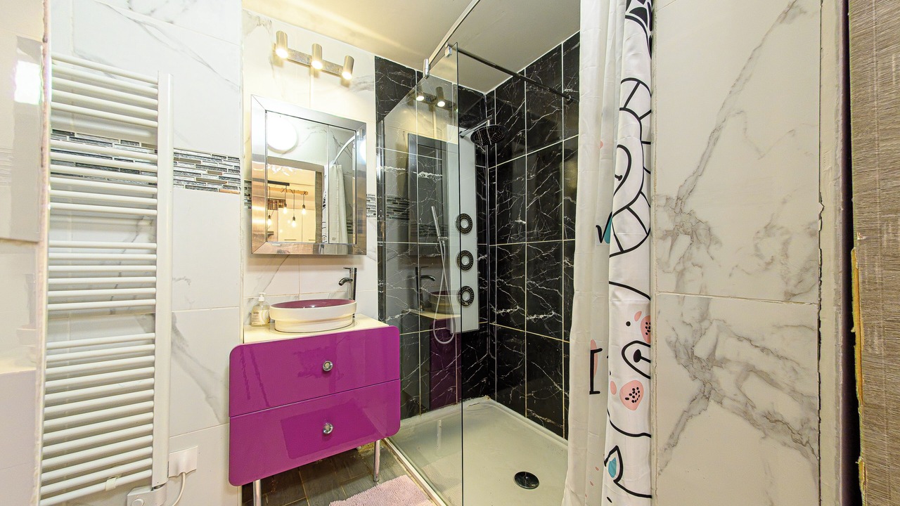 Photo of Bathroom in Orly