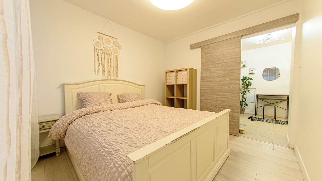 Photo of Bedroom in Orly