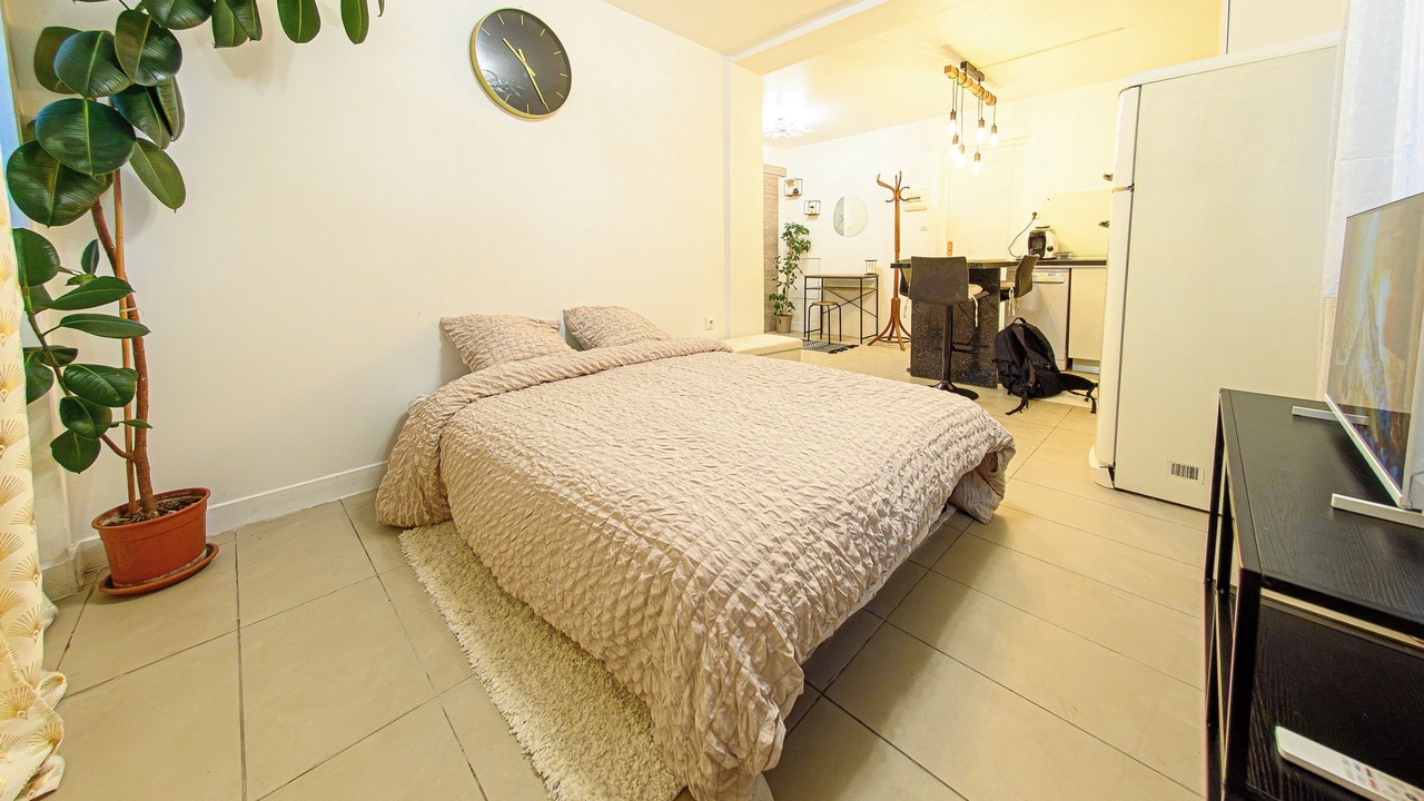 Photo of Bedroom in Orly