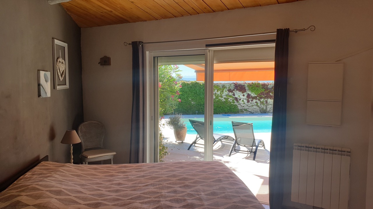 Photo of Bedroom in Reauville
