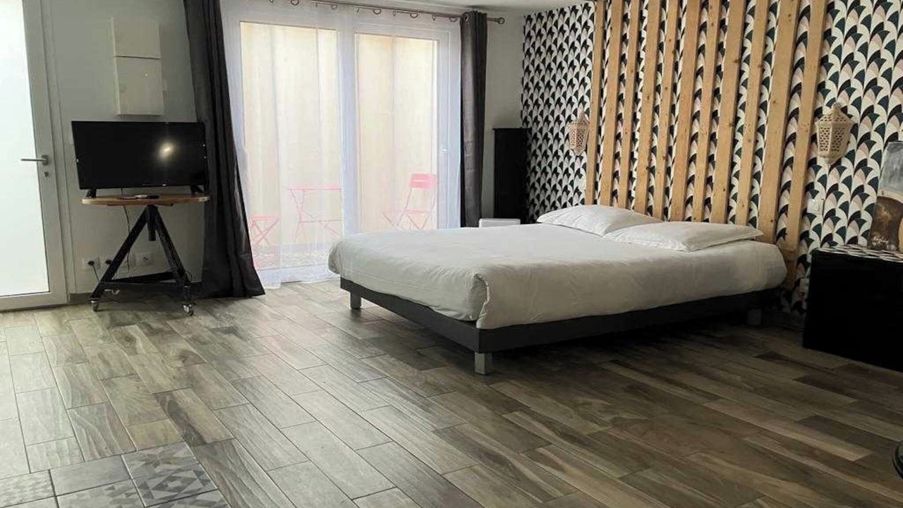 Photo of Bedroom in Orly