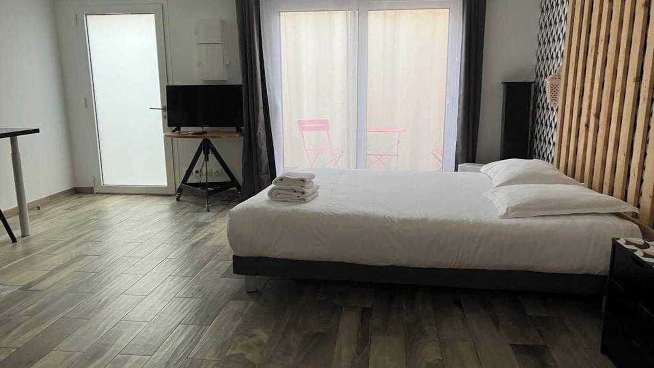 Photo of Bedroom in Orly