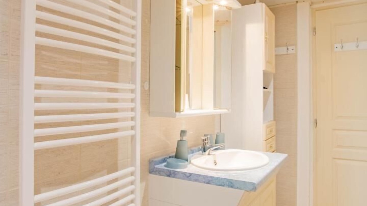 Photo of Bathroom in Mouthier-en-Bresse