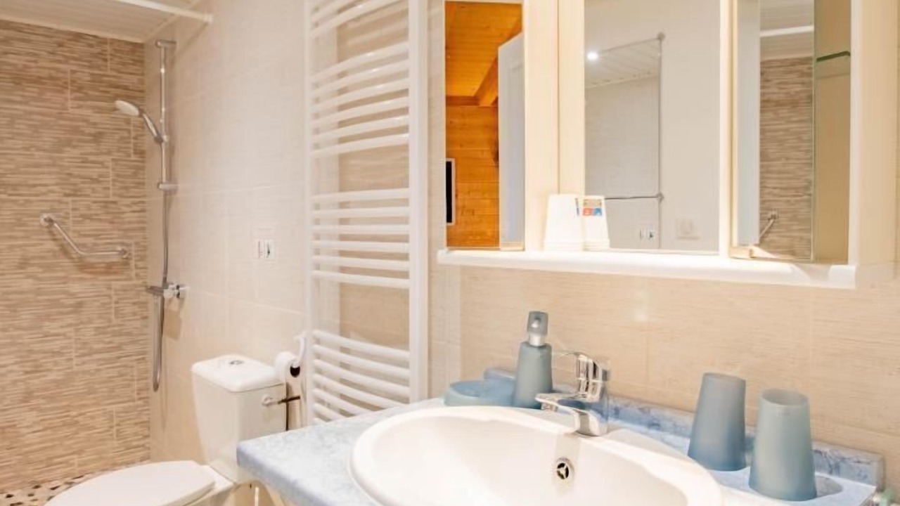 Photo of Bathroom in Mouthier-en-Bresse