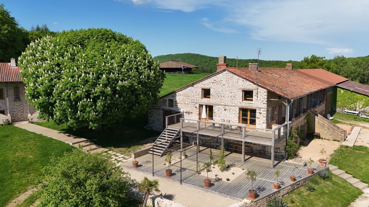 Photo of Outdoor in Saint-Gengoux-de-Scisse