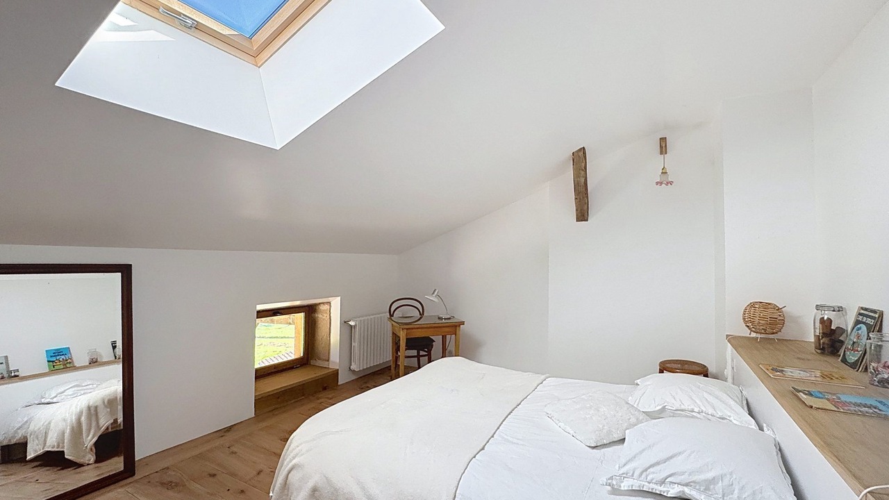 Photo of Bedroom in Saint-Gengoux-de-Scisse