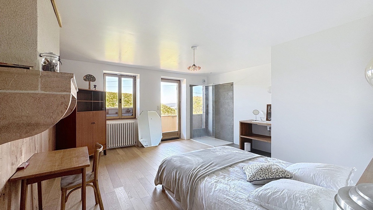 Photo of Bedroom in Saint-Gengoux-de-Scisse