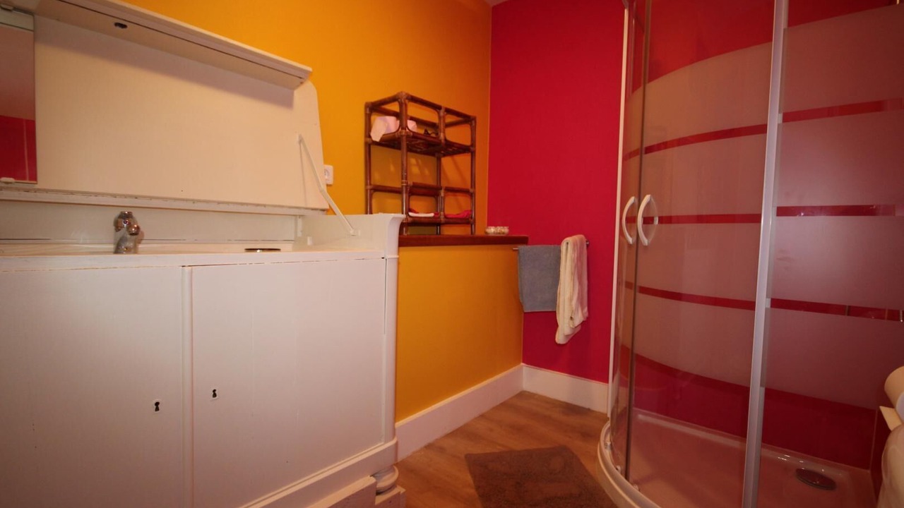 Photo of Bathroom in Anost