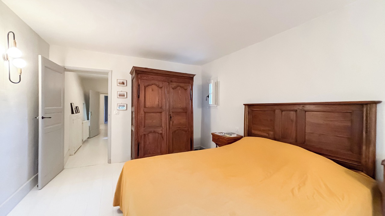 Photo of Bedroom in Saint-Hippolyte-le-Graveyron