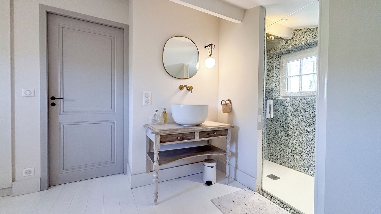 Photo of Bathroom in Saint-Hippolyte-le-Graveyron