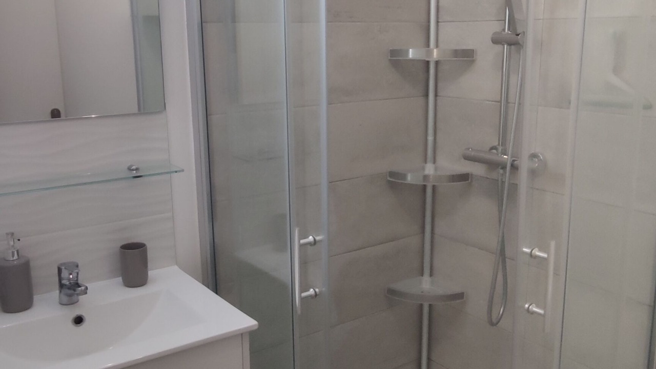 Photo of Bathroom in 13th Arrondissement Gobelins