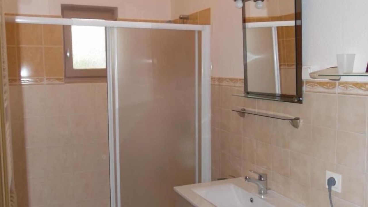 Photo of Bathroom in Cersot
