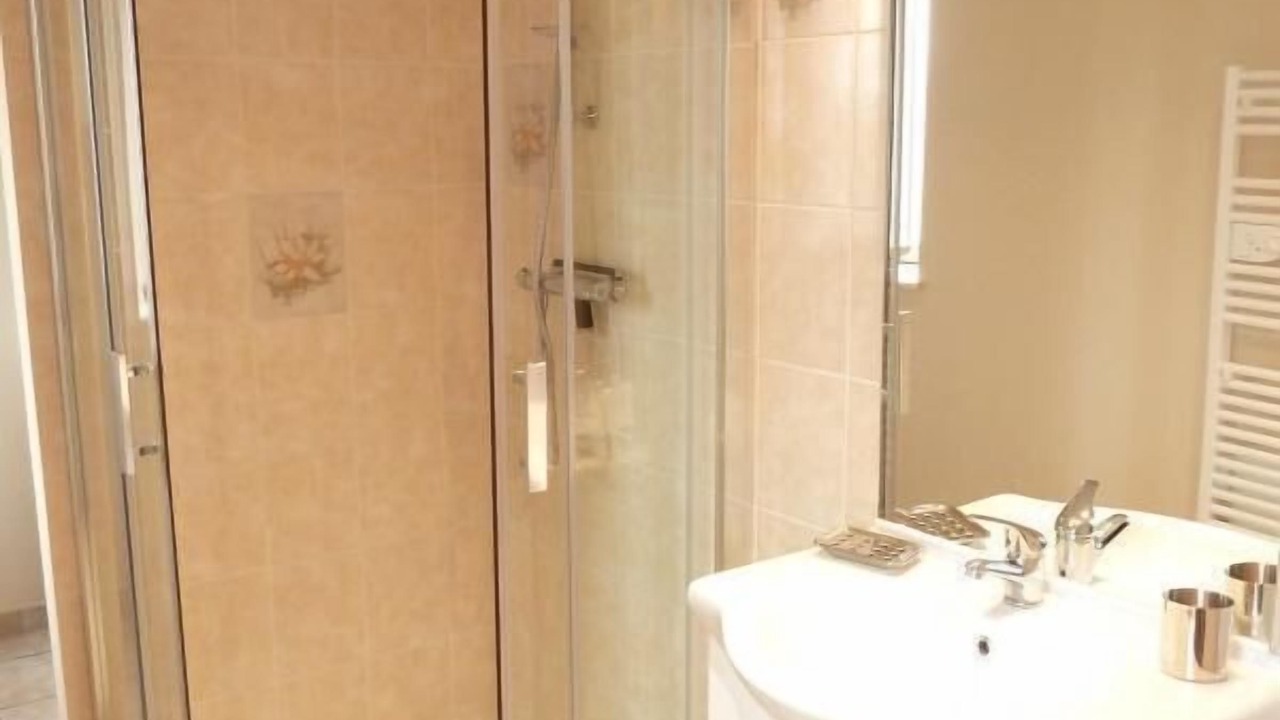Photo of Bathroom in Saint-Martin-du-Tartre