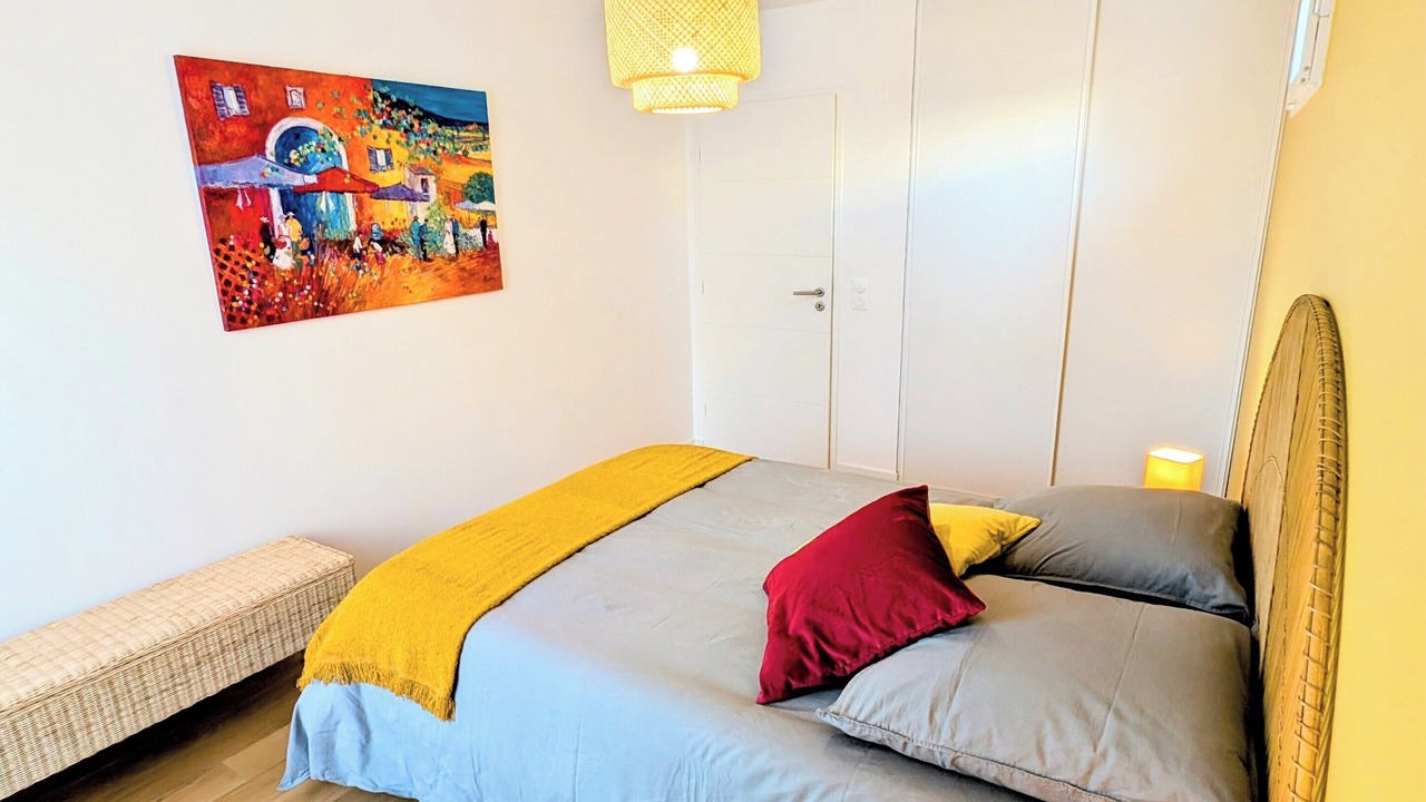 Photo of Bedroom in Adamville