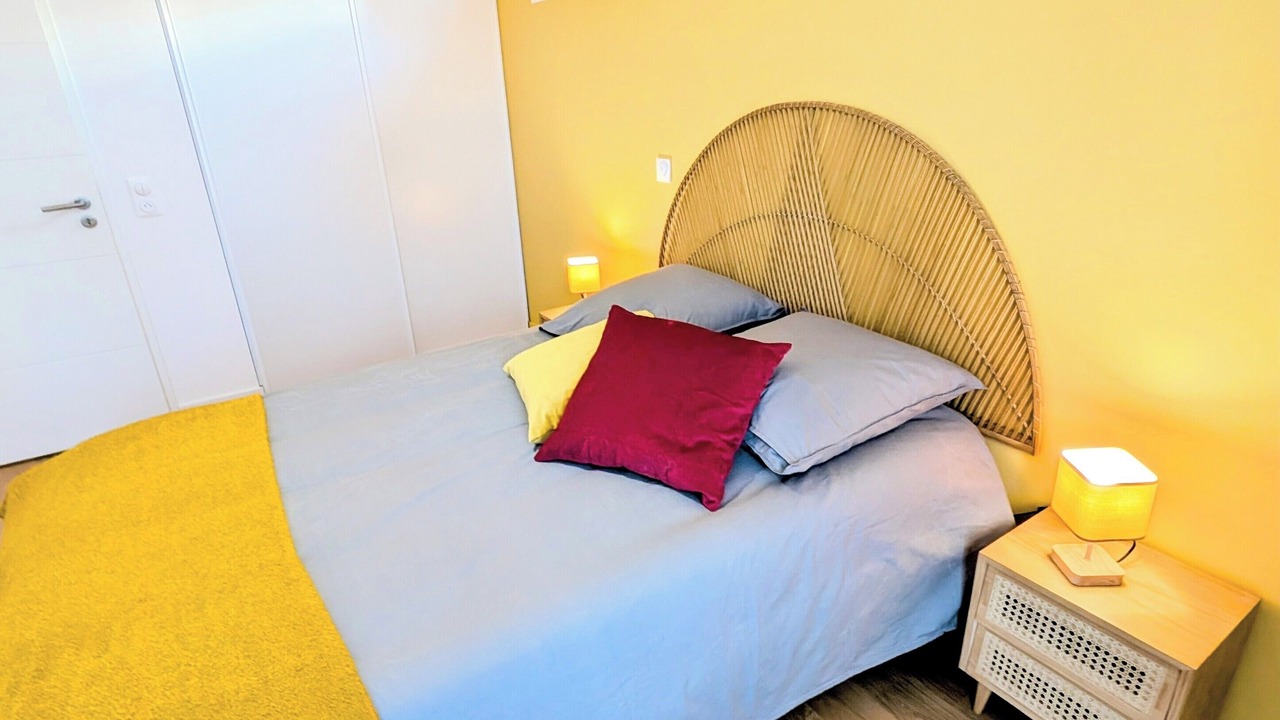 Photo of Bedroom in Adamville
