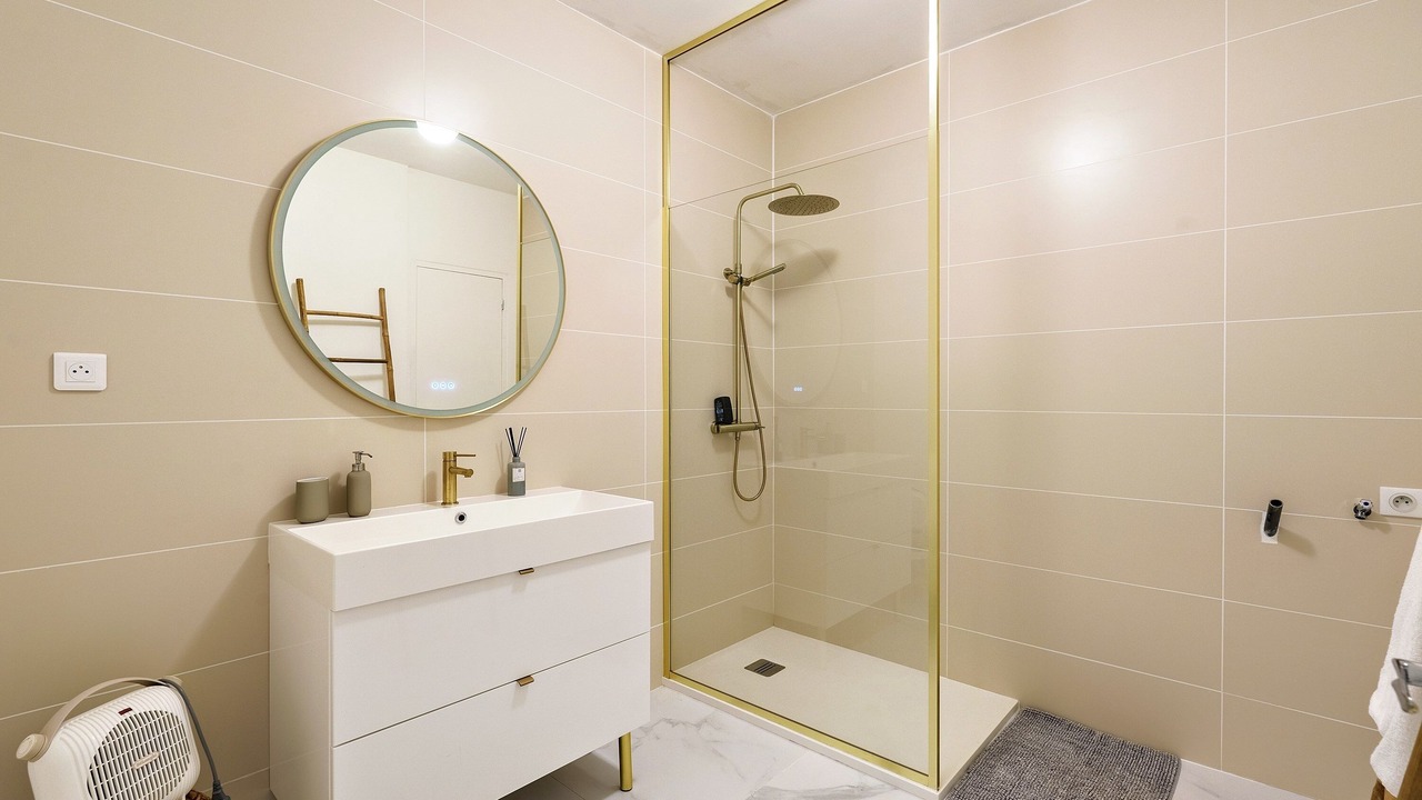 Photo of Bathroom in Scey-sur-Saone-et-Saint-Albin
