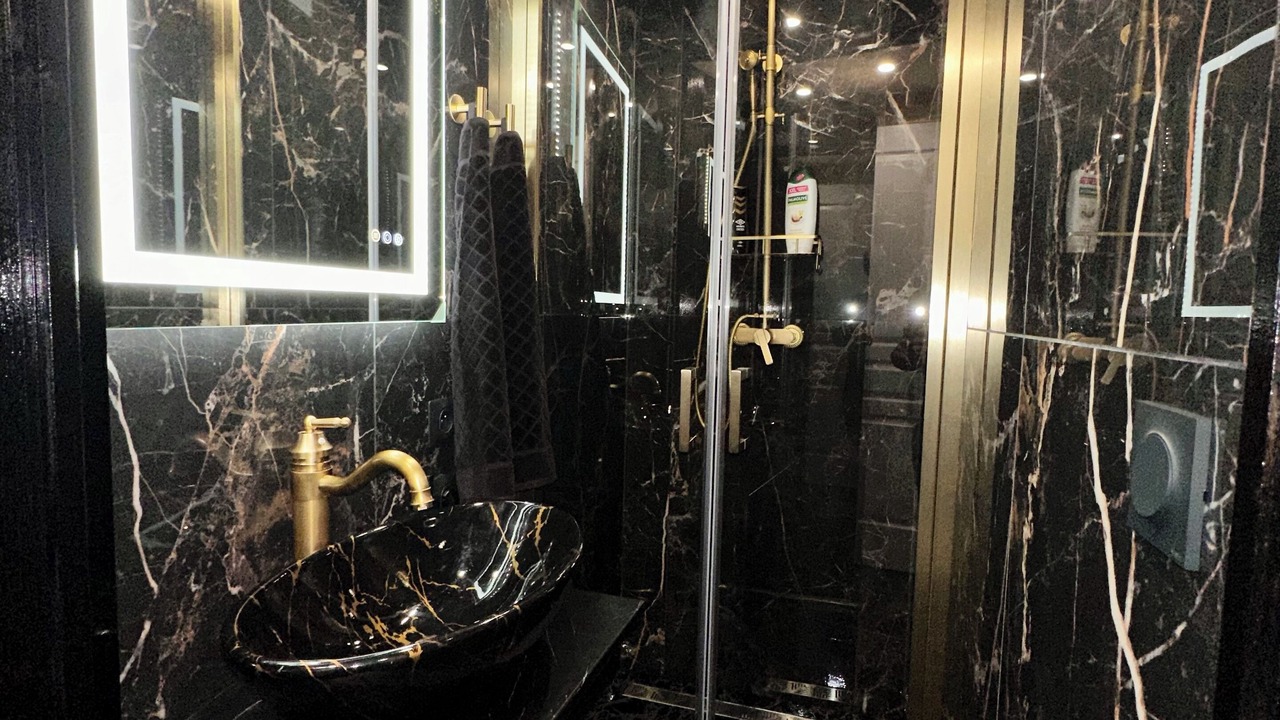 Photo of Bathroom in Villeneuve-le-Roi
