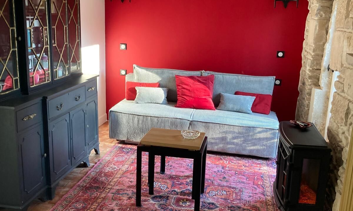 Photo of Livingroom in LIsle-sur-Serein