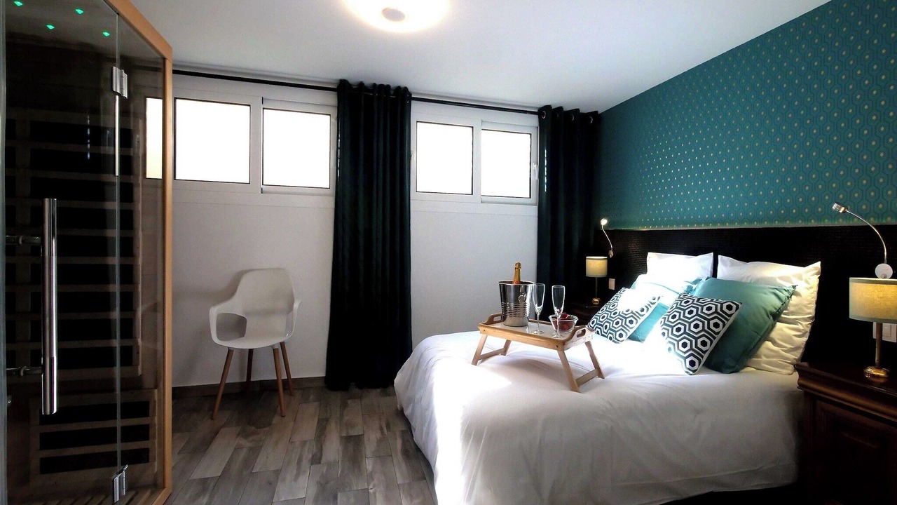 Photo of Bedroom in Orly