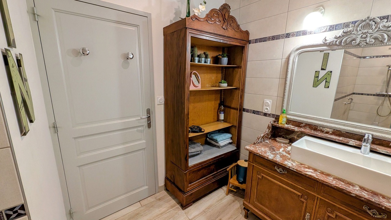 Photo of Bathroom in Gy