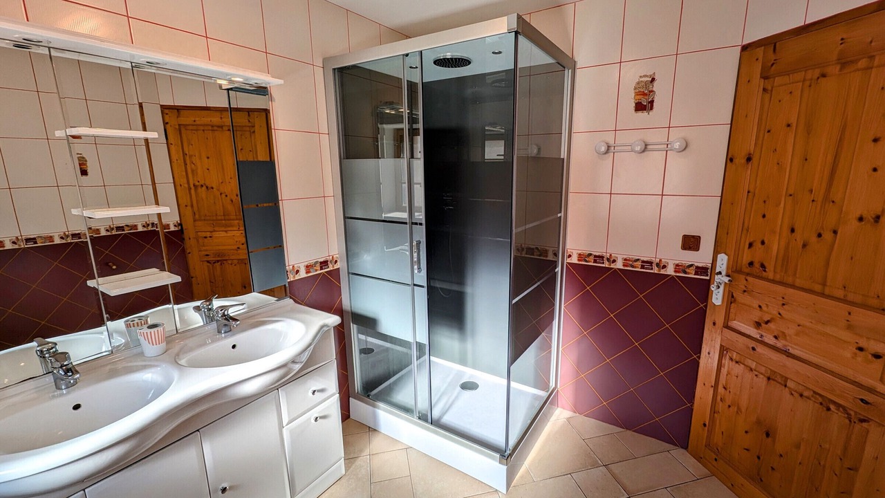 Photo of Bathroom in Dampierre-sur-Linotte