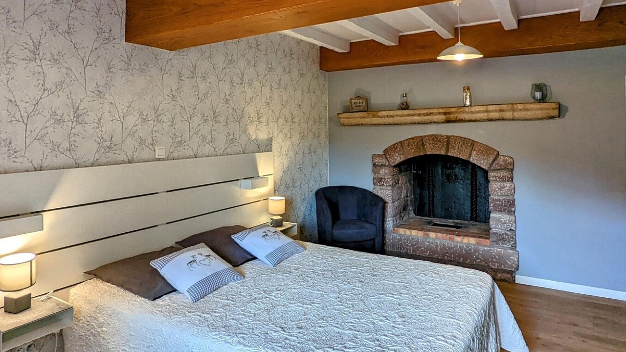 Photo of Bedroom in Saint-Bresson