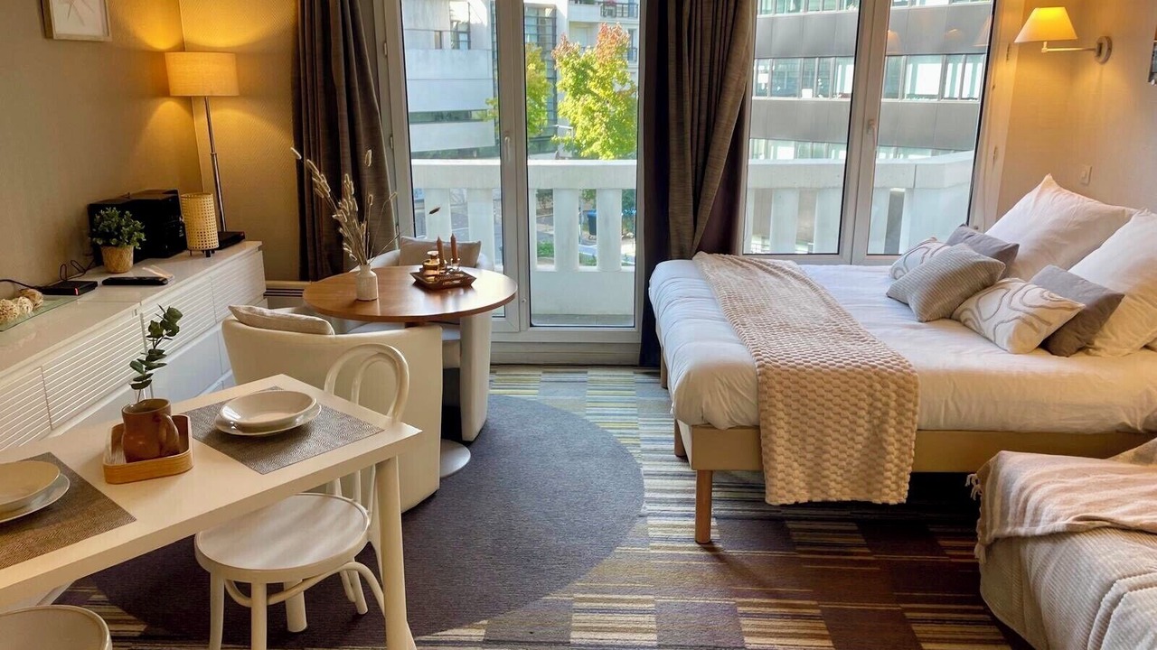 Photo of Bedroom in Saint-Lambert