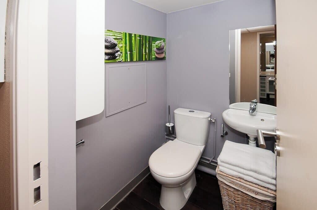 Photo of Bathroom in Saint-Lambert