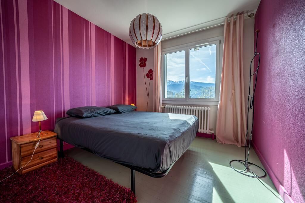 Photo of Bedroom in Meylan
