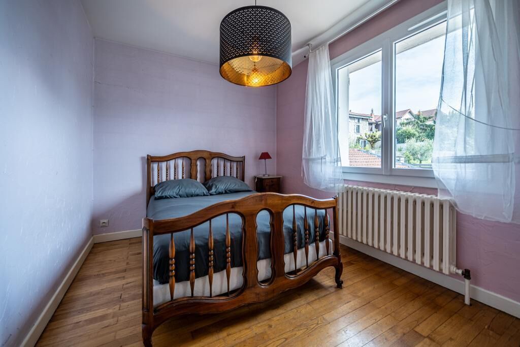 Photo of Bedroom in Meylan