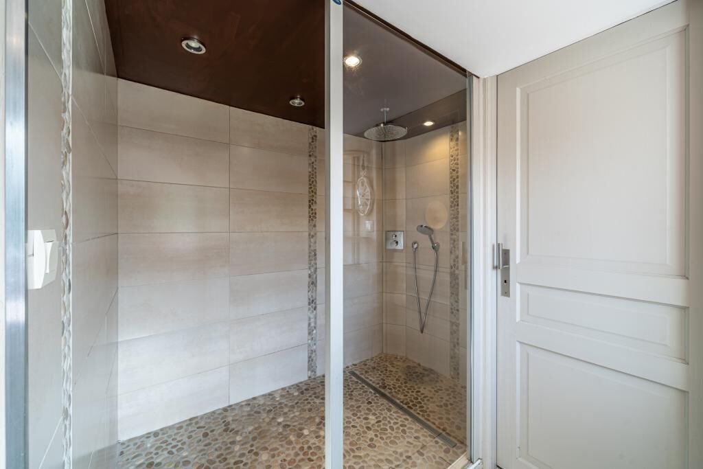 Photo of Bathroom in Meylan