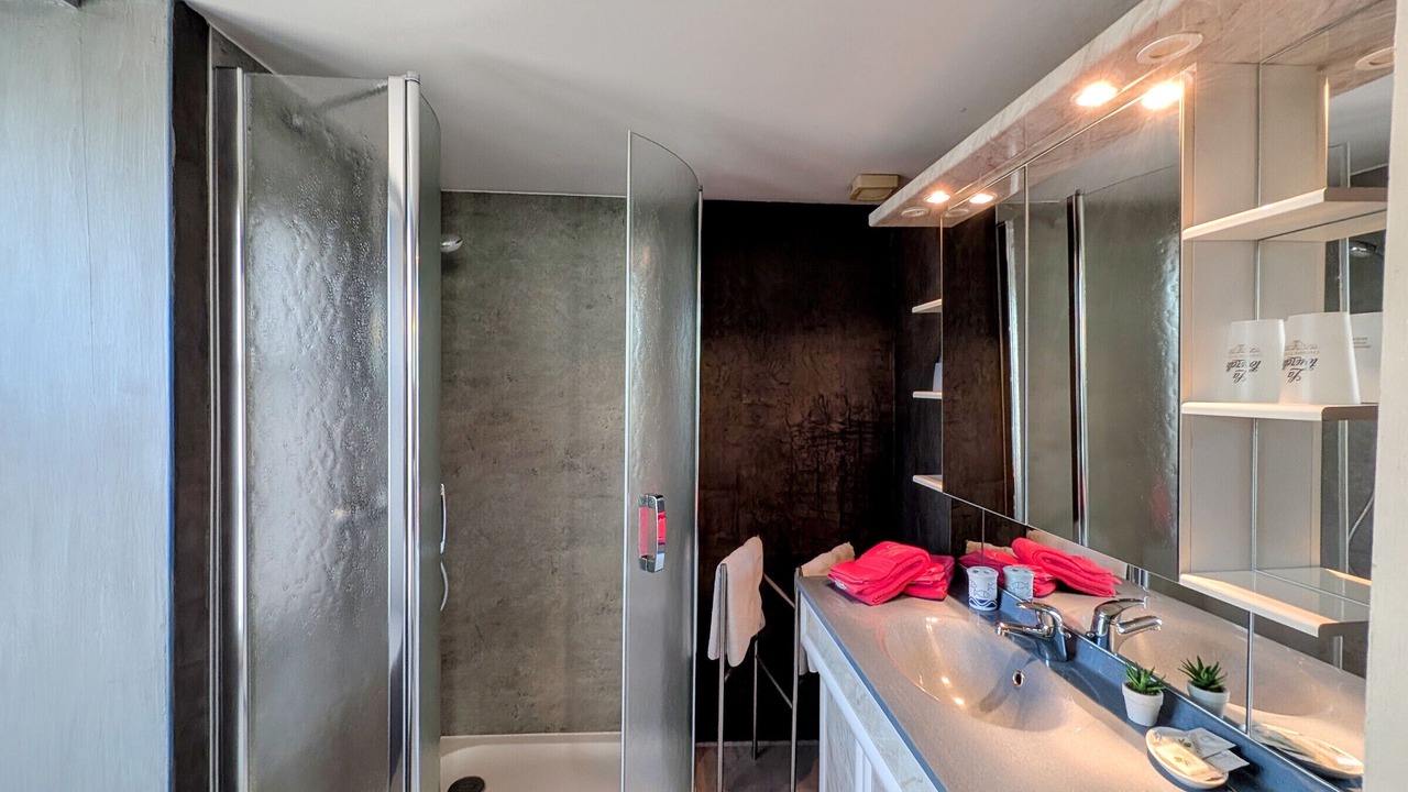 Photo of Bathroom in Choye