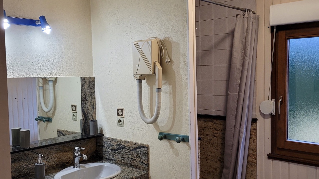 Photo of Bathroom in Ferdrupt