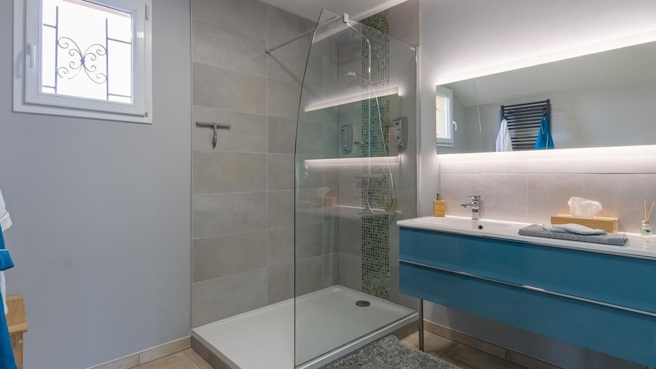 Photo of Bathroom in Vyans-le-Val