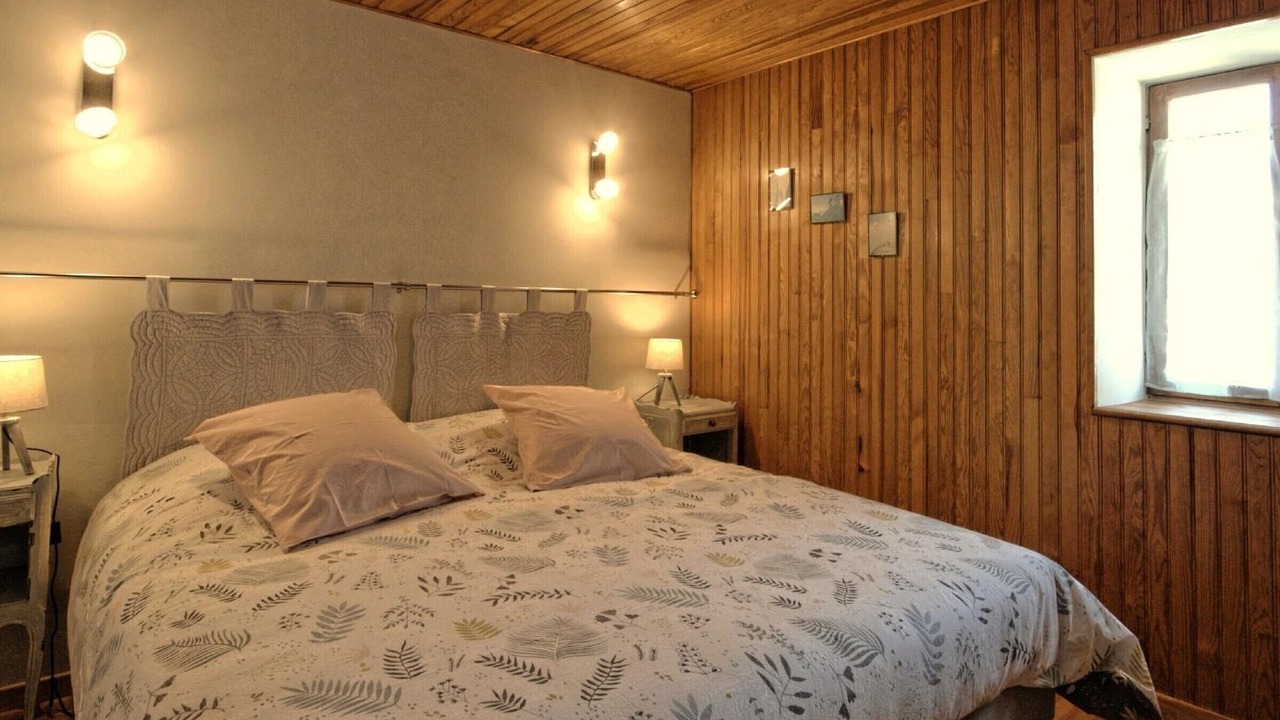 Photo of Bedroom in Gourgeon