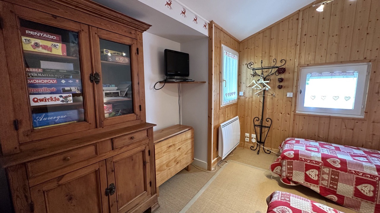 Photo of Bedroom in Saint-Jacques-des-Blats
