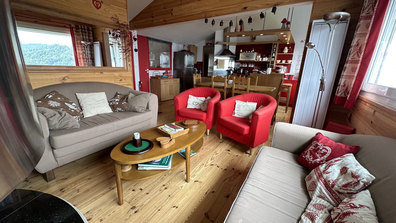 Photo of Livingroom in Saint-Jacques-des-Blats