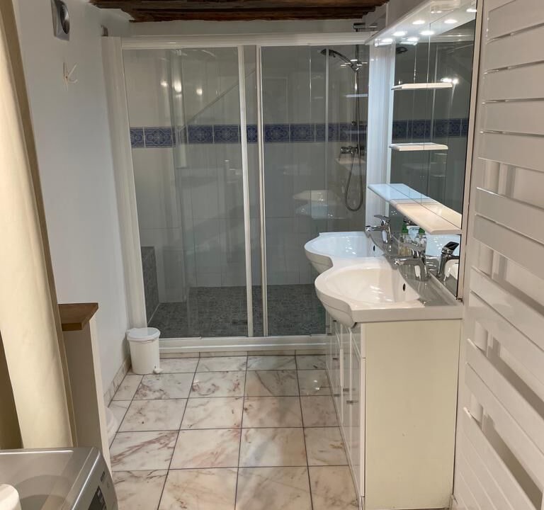 Photo of Bathroom in Quartier de la Place-Vendome