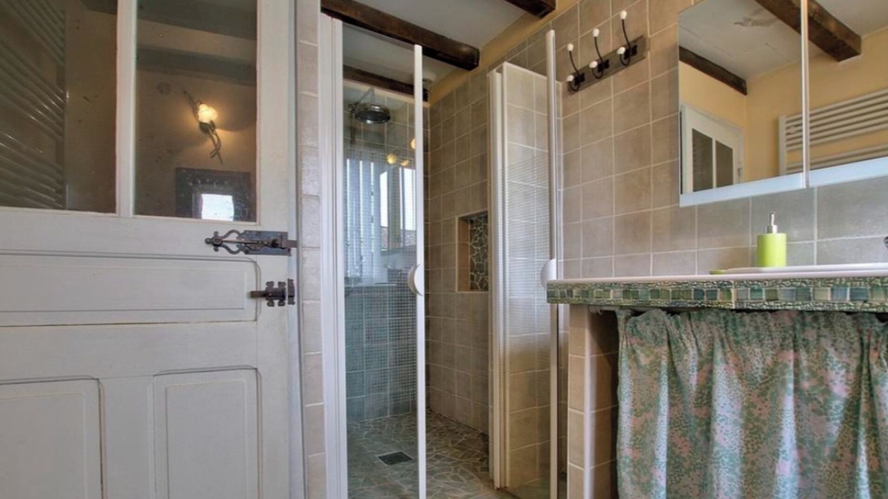 Photo of Bathroom in Saint-Didier-d'Aussiat