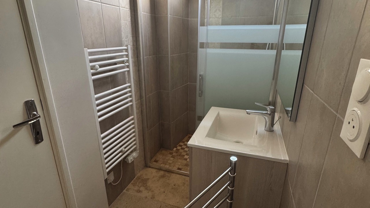 Photo of Bathroom in Le Deffand