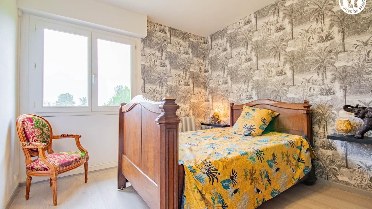 Photo of Bedroom in Pierre-de-Bresse