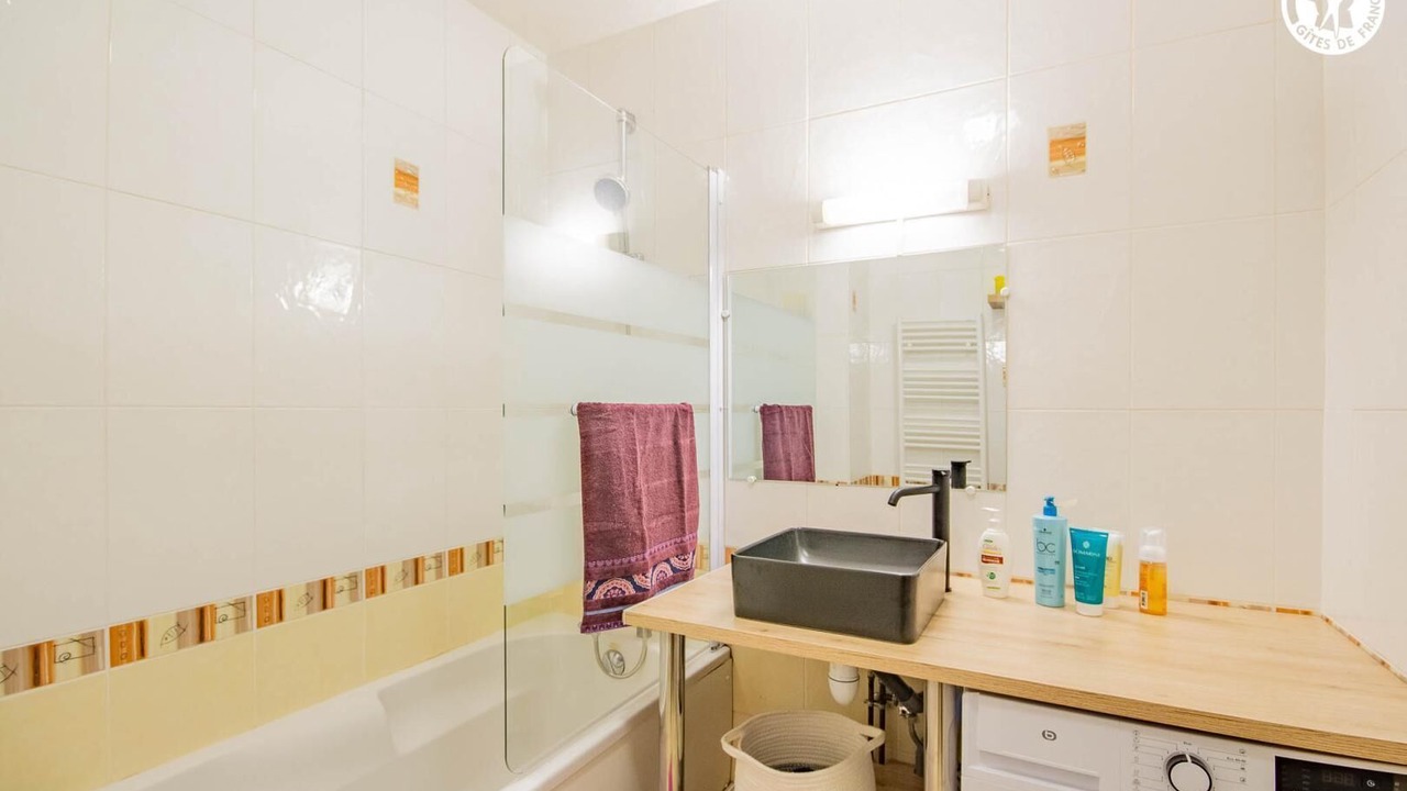 Photo of Bathroom in Pierre-de-Bresse