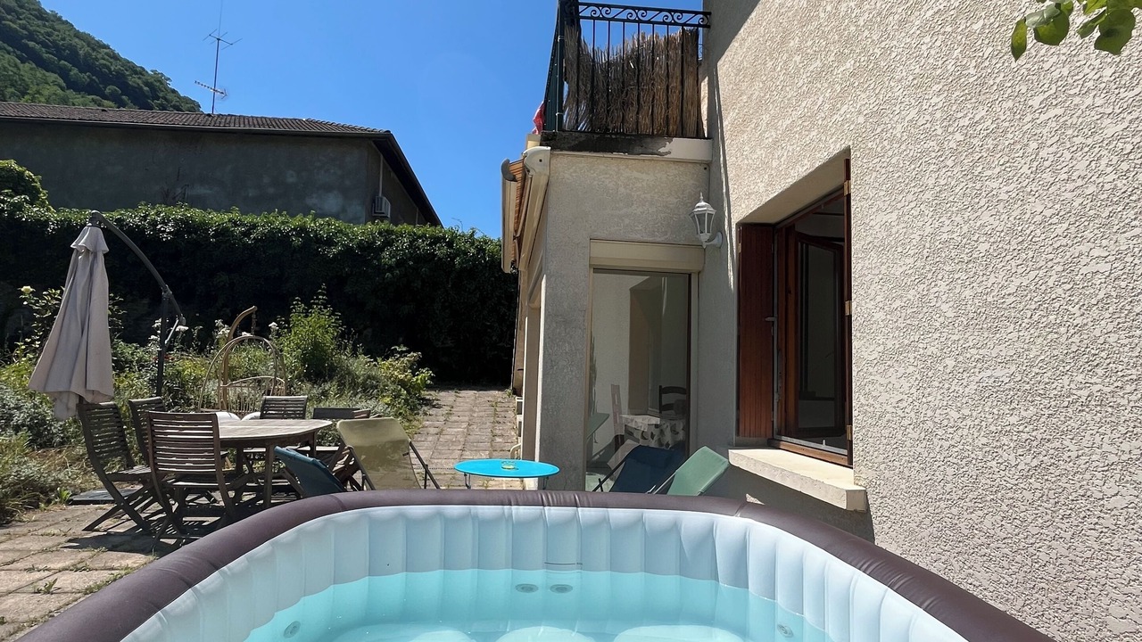 Photo of Patio Balcony in Vif