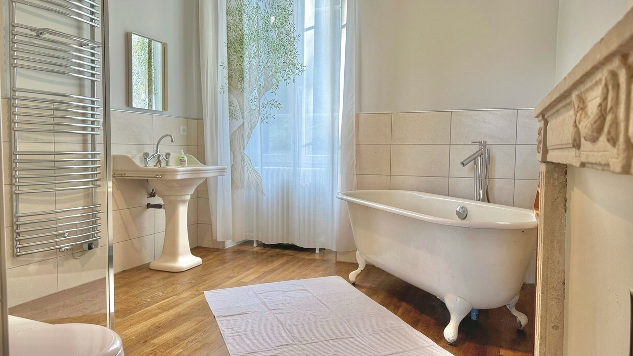 Photo of Bathroom in Cuisery