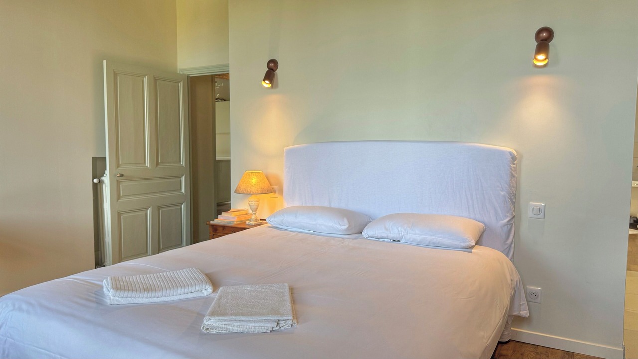 Photo of Bedroom in Cuisery
