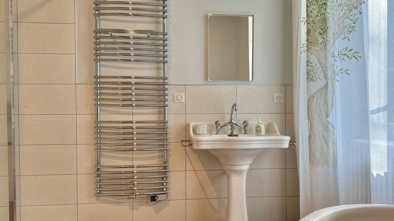 Photo of Bathroom in Cuisery